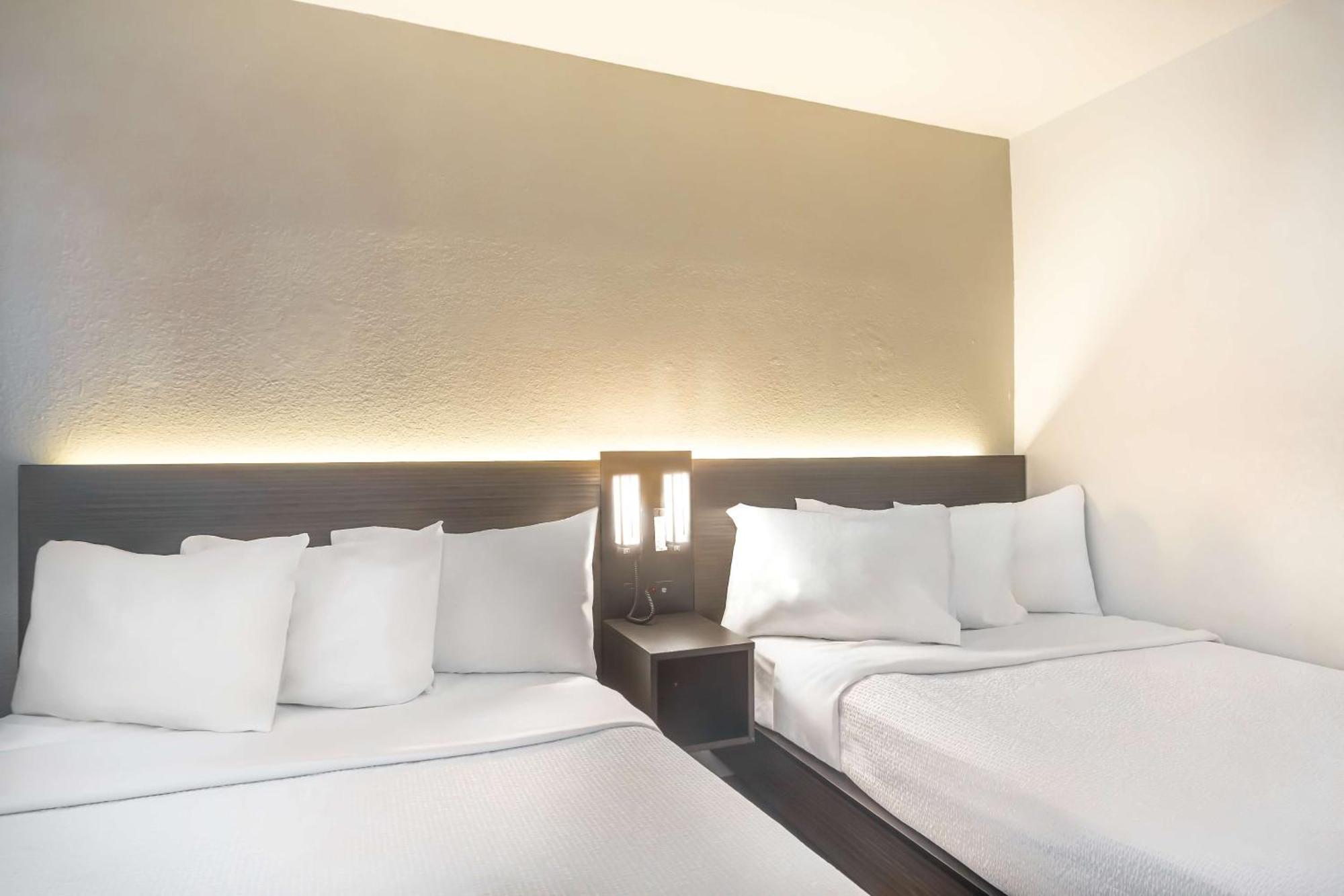 Motel 6-Del Rio, Tx Екстер'єр фото
